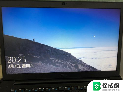 windows锁屏图片 win10如何调整锁定屏幕图片